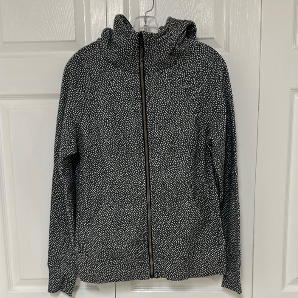 NWOT Lululemon Black and White Patterned Hoodie